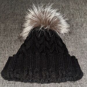 Adrienne Landau fur hat
